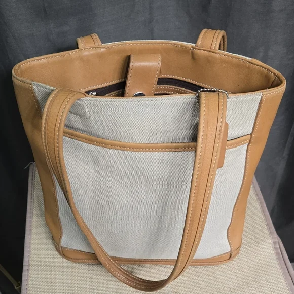 *SALE Coach VINTAGE Bleecker Tan and Cream Canvas Tote - Picture 15 of 16